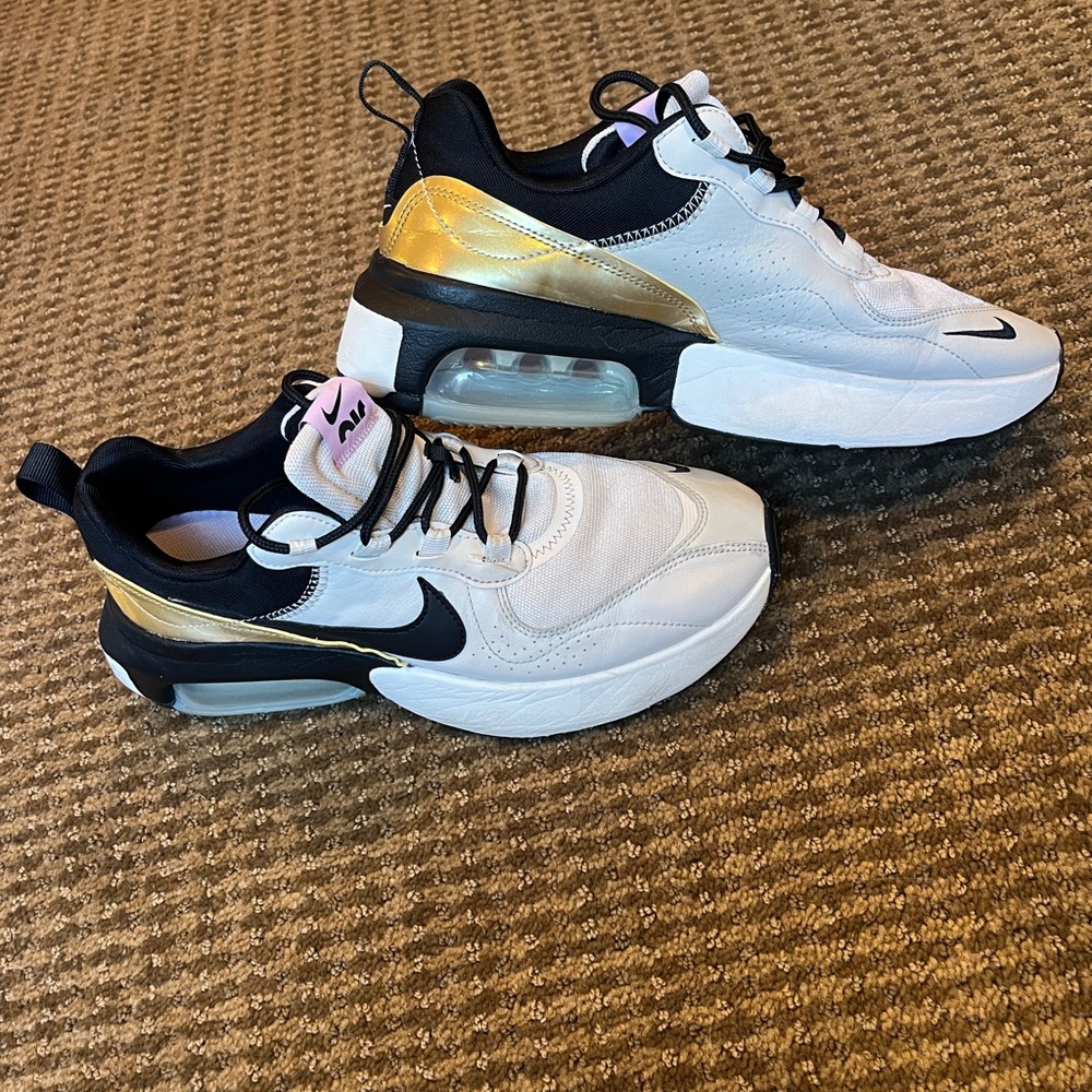 🖤Nike Air Max Verona Sneakers Orewood Brown/ Black women’s size 10 EUC🖤